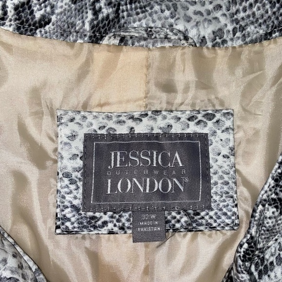 Jessica London Snakeskin Leather Bomber Jacket Size 32W Black White Animal Print - Picture 2 of 8